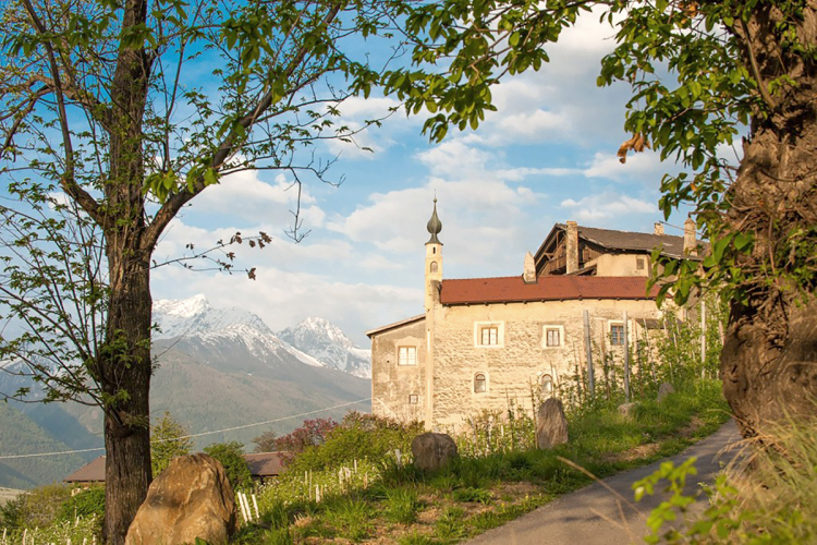 Schloss Kasten bei Galsaun im Vinschgau.